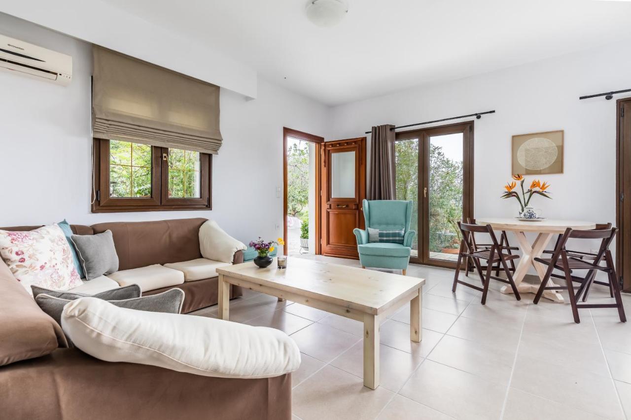 Oikia Guesthouse Stafylos Exteriér fotografie
